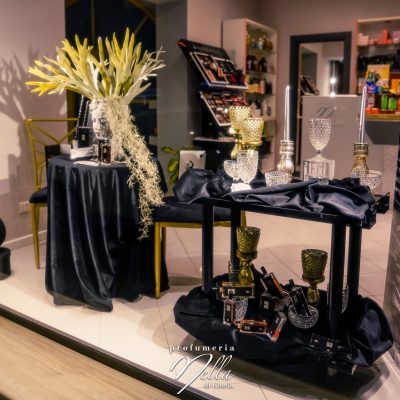 Mariella Santoni Vetrine Marzo 2021